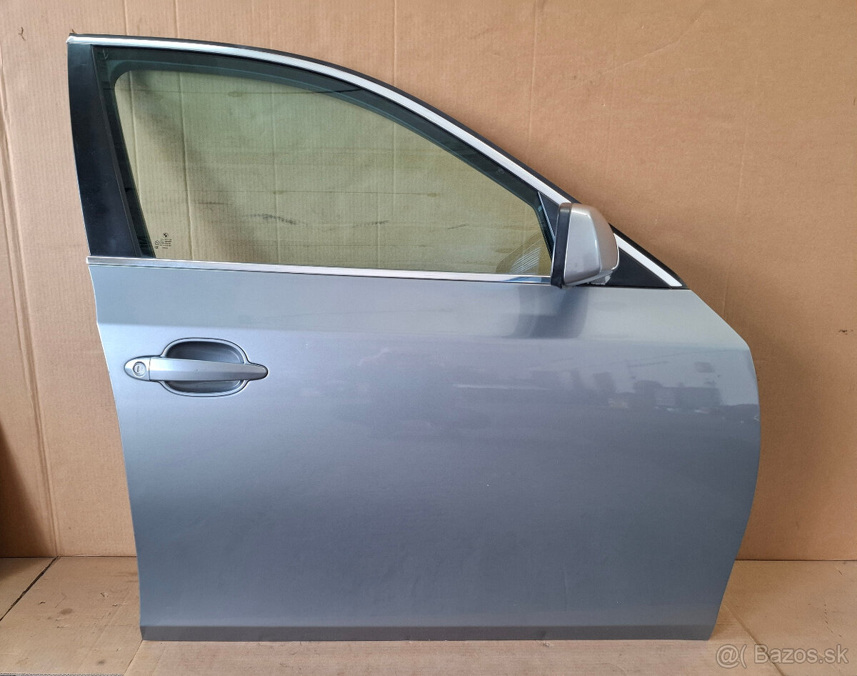 dvere predné pravé BMW E60 E61 - 2