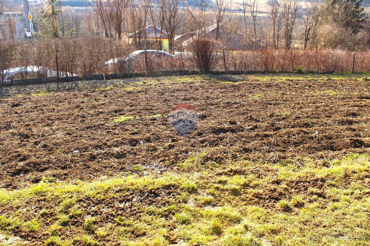 PREDAJ, stavebný pozemok Markušovce - 2