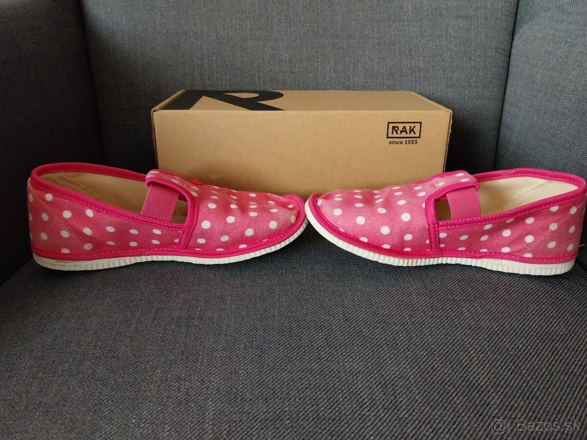 Papučky Rak 32, cena s poštovným - 2