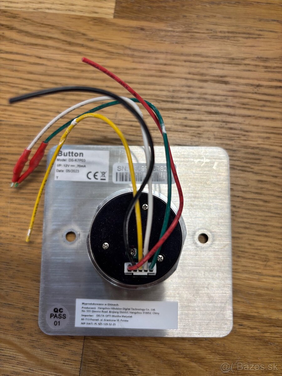 Bezdotykové tlačidlo na otváranie dverí Hikvision - 2