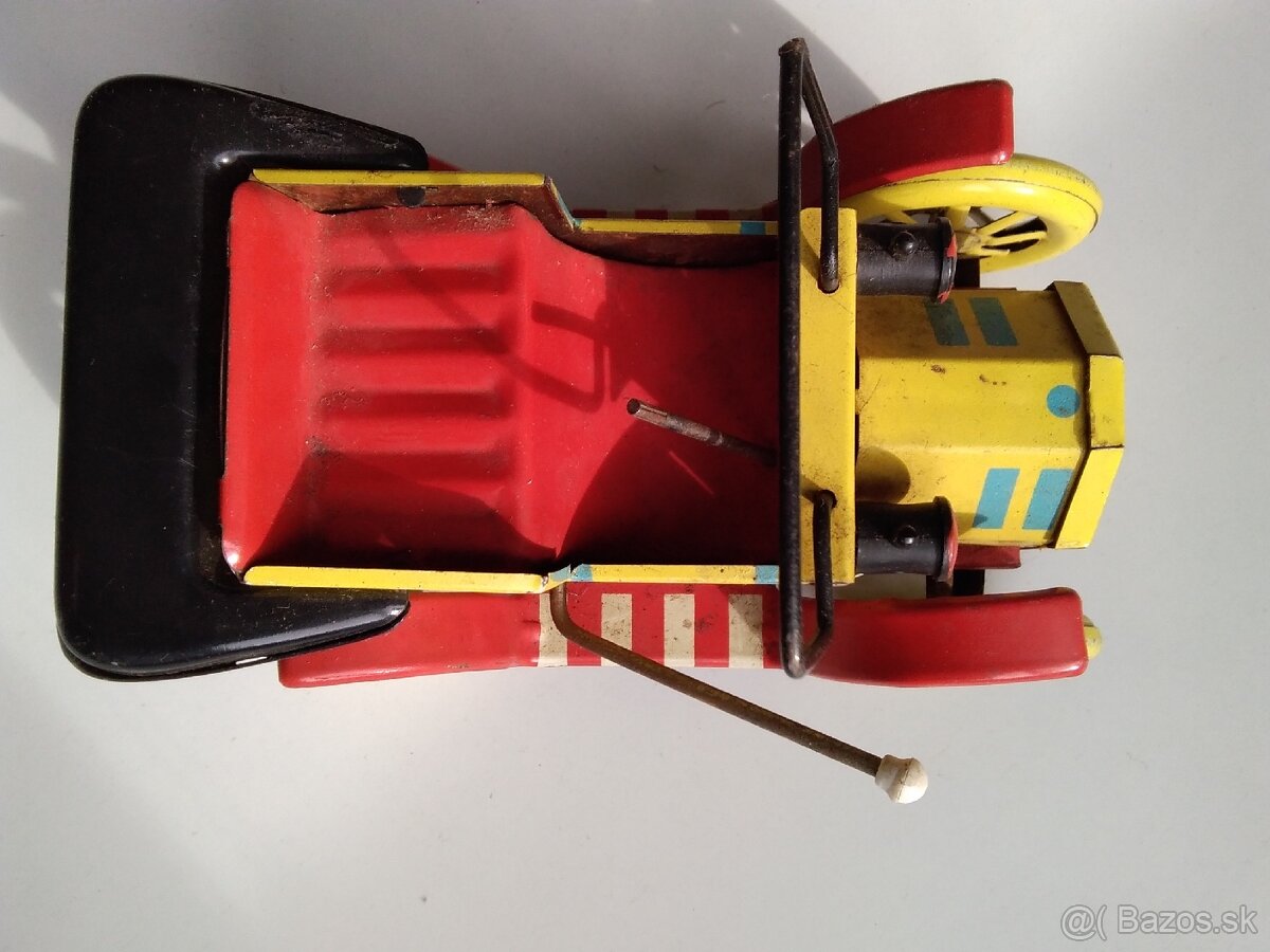 Predám starú hračku Koč. Naťahuje sa páčkou. - 2