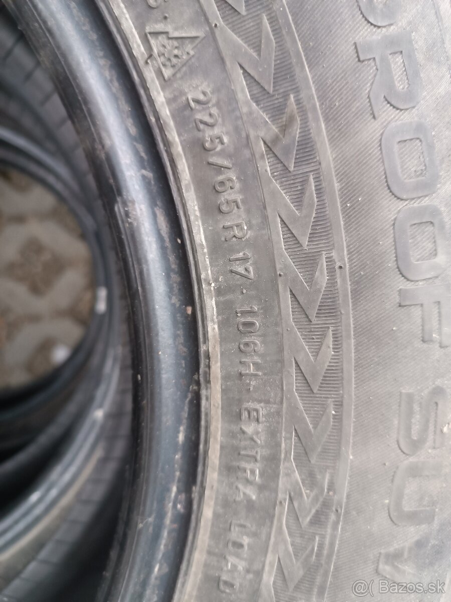 225/65R17 - 2