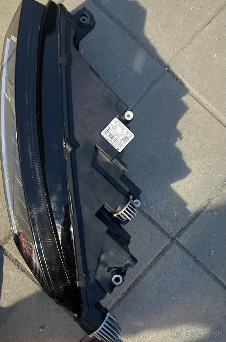 svetlo octavia IV - 2