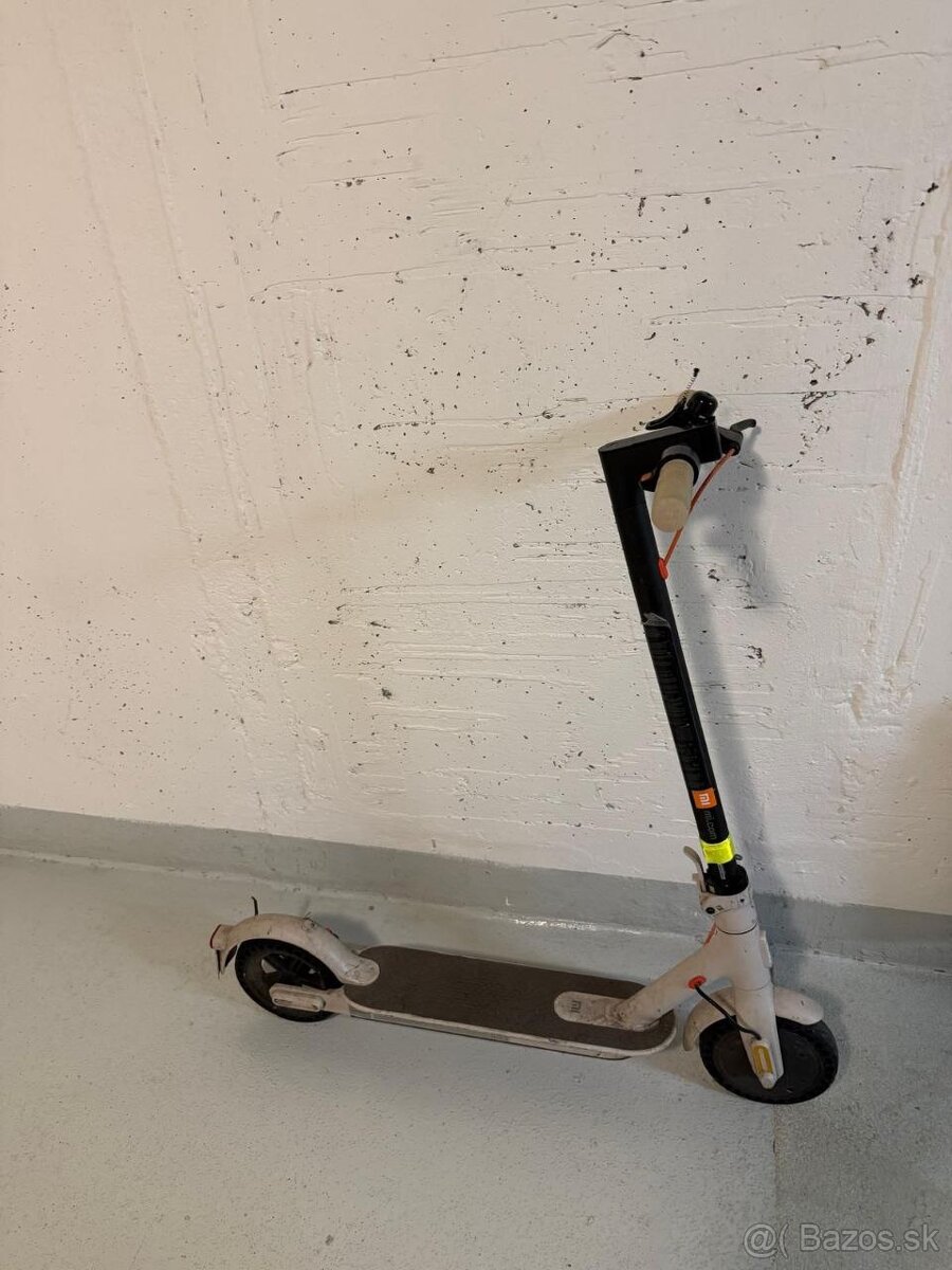 Mi Elektric Scooter 3 - 2