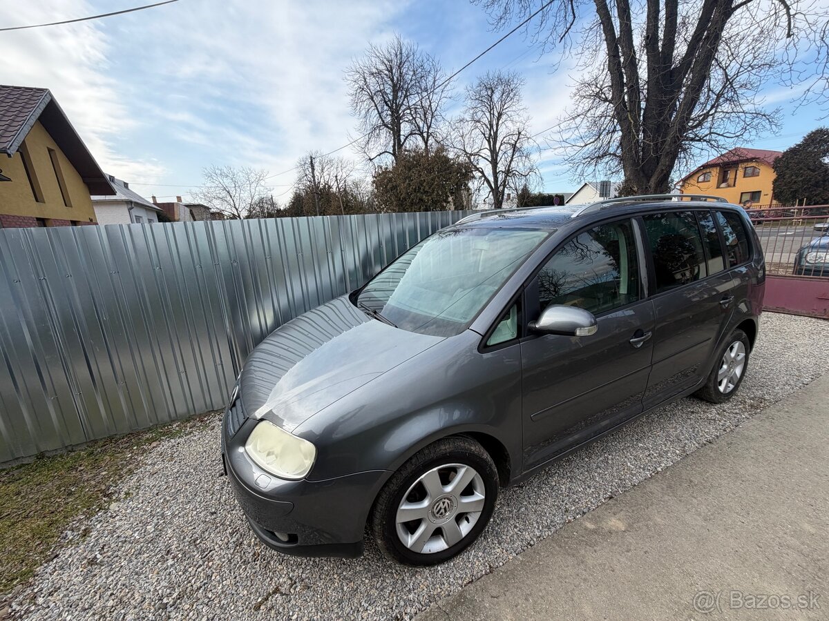 Volkswagen Touran 1.9 TDI DSG - 2