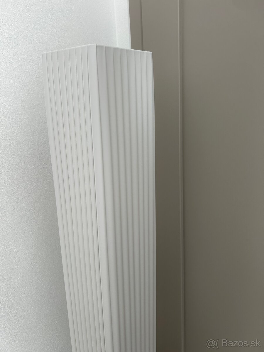 Biela stojaca lampa - 2