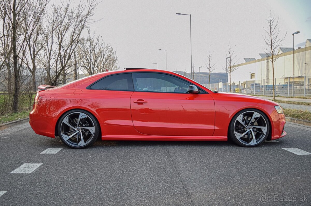 Audi RS5 V8 quattro - 2