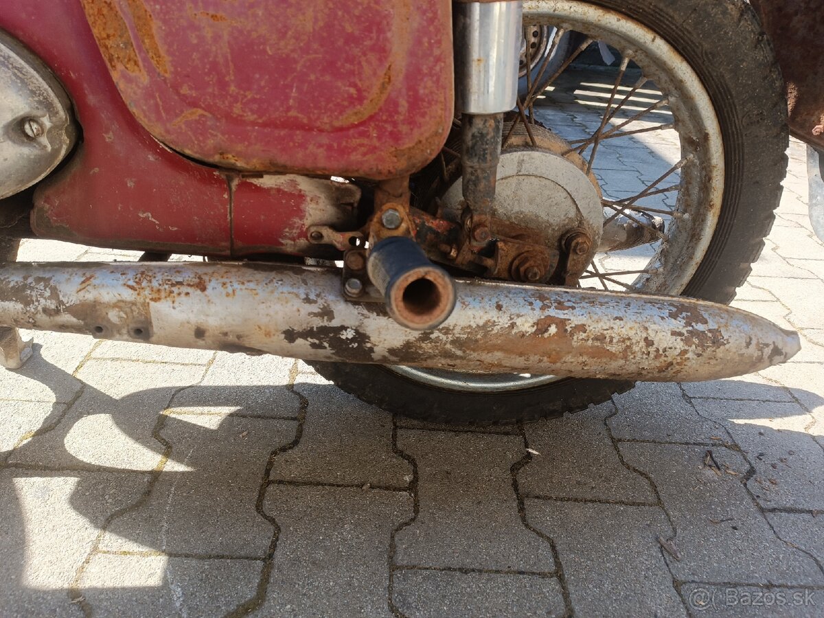 Jawa 350 typ 360 nepojazdný vrak - 2