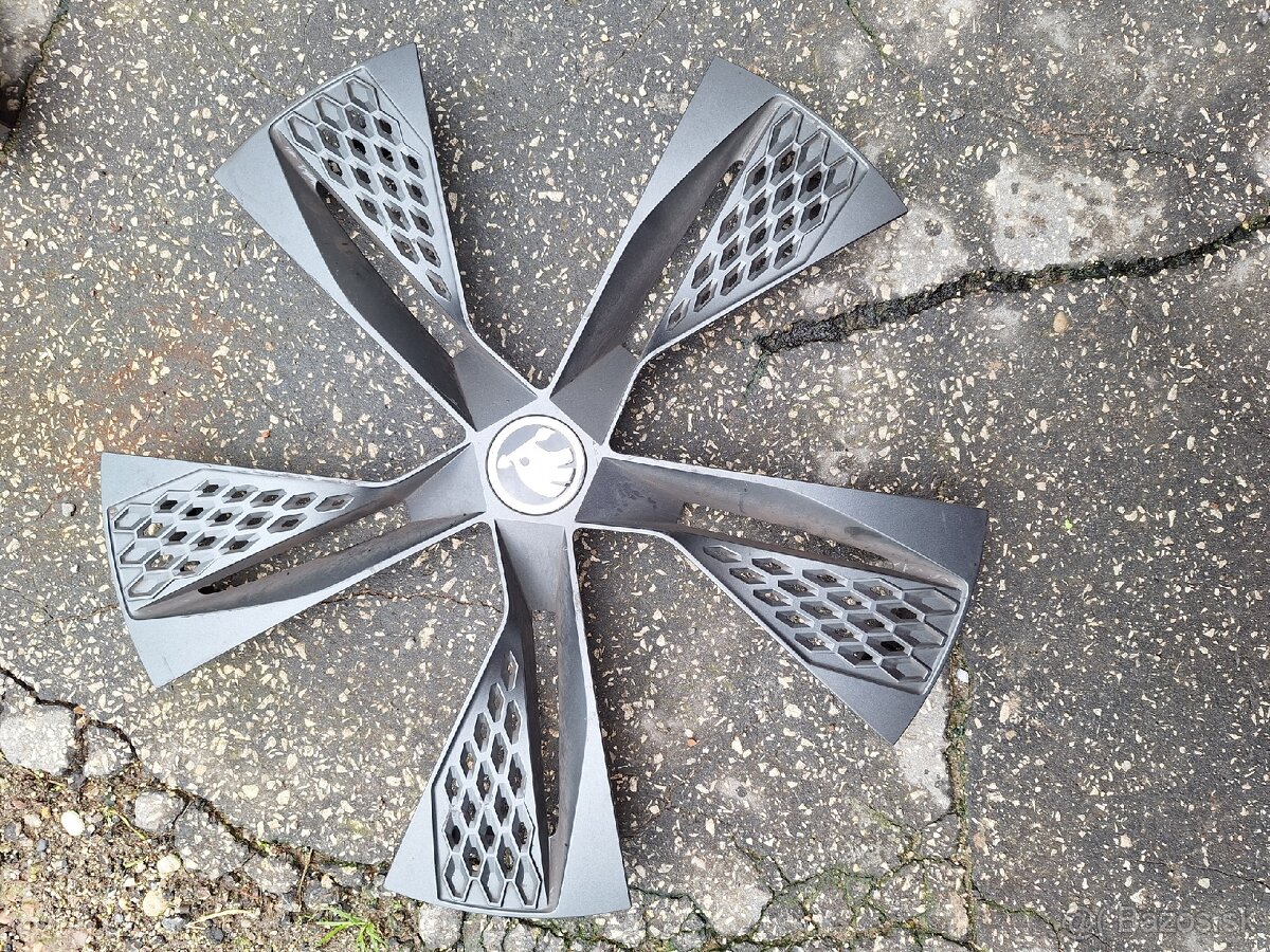 Puklice originál škoda karoq r19 - 2