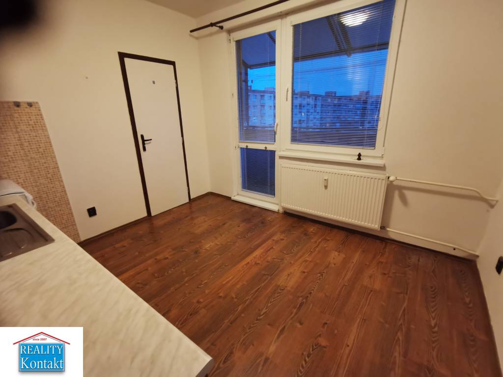 Ponúkame na prenájom 2-izbový byt - Šurany - 2