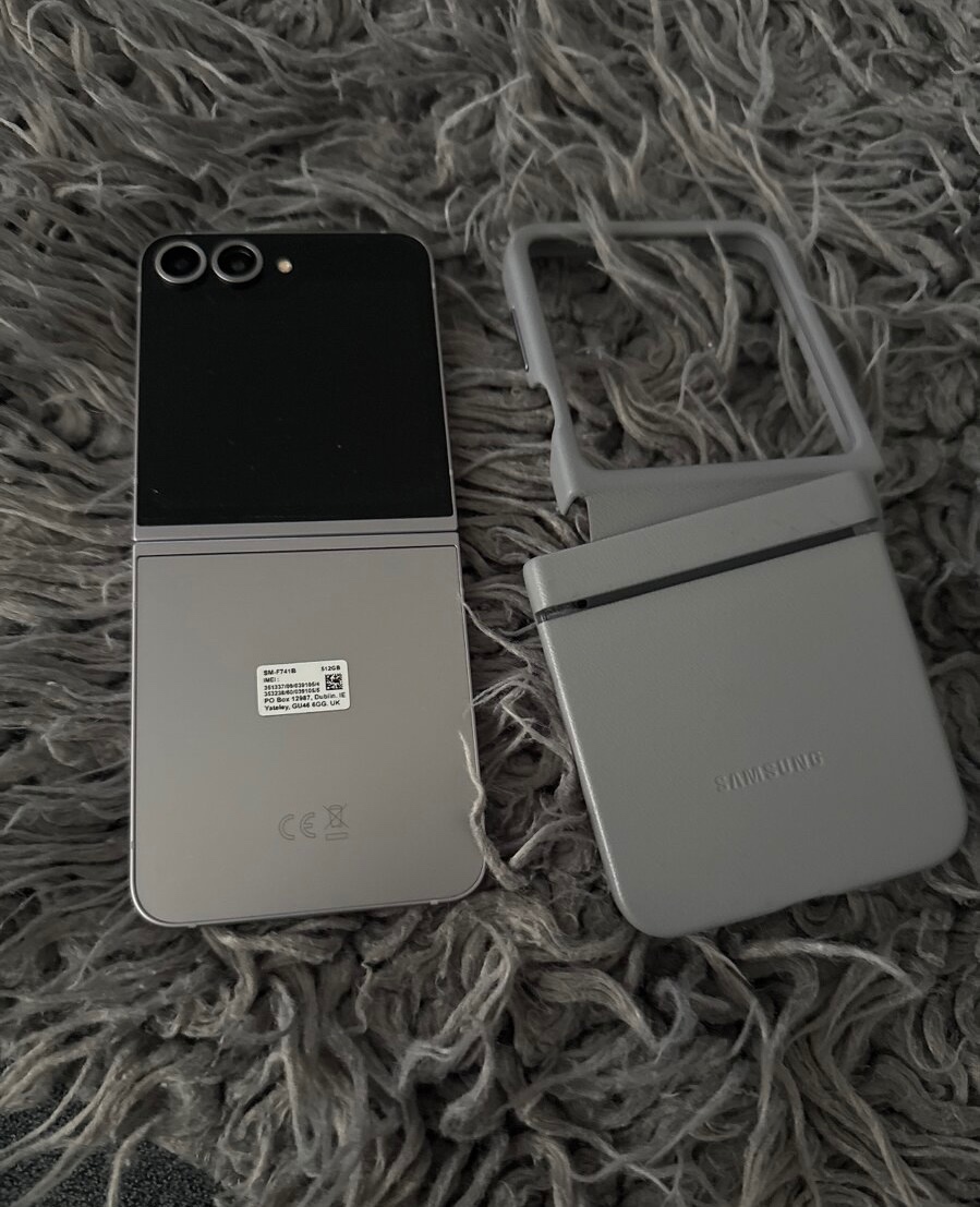 Samsung Z Flip 6 512 GB - 2