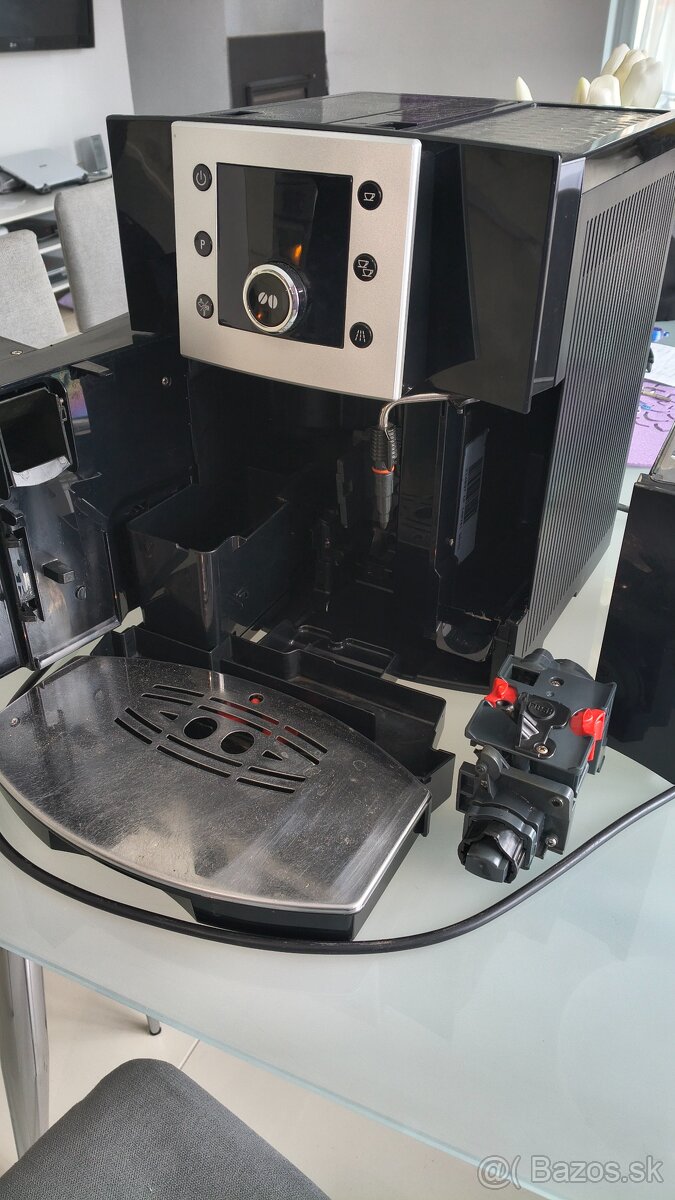 Kávovar DeLonghi ESAM 6400 - 2