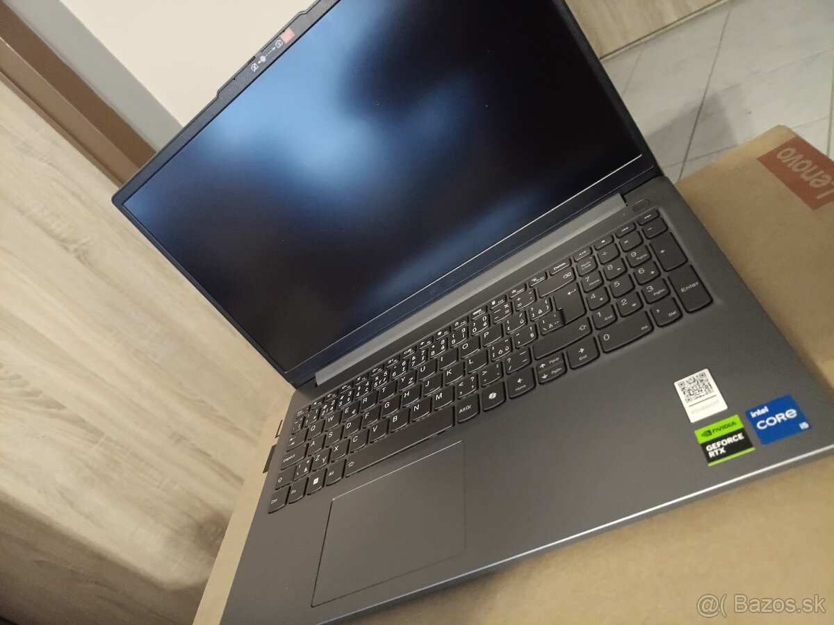 Herny notebook Lenovo - 2