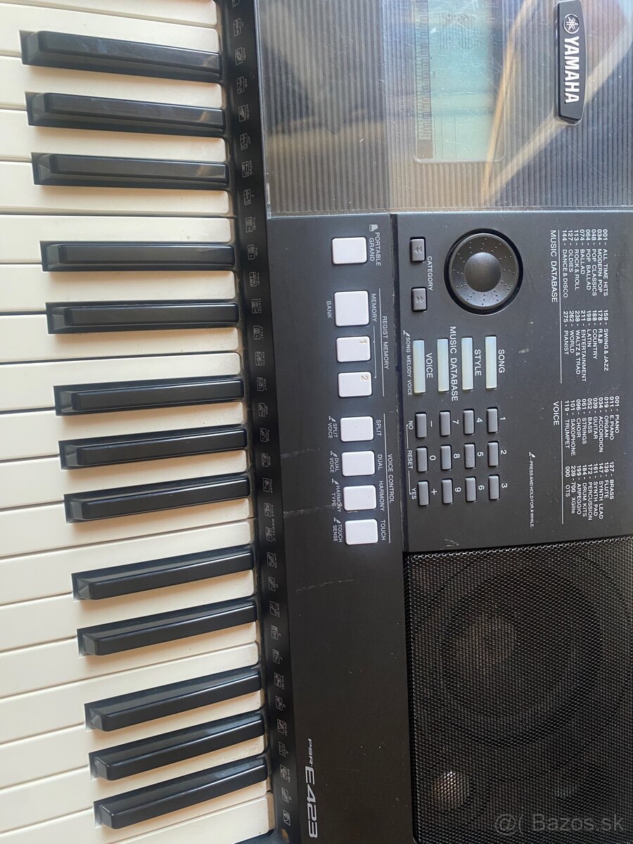 Yamaha psr e423 - 2