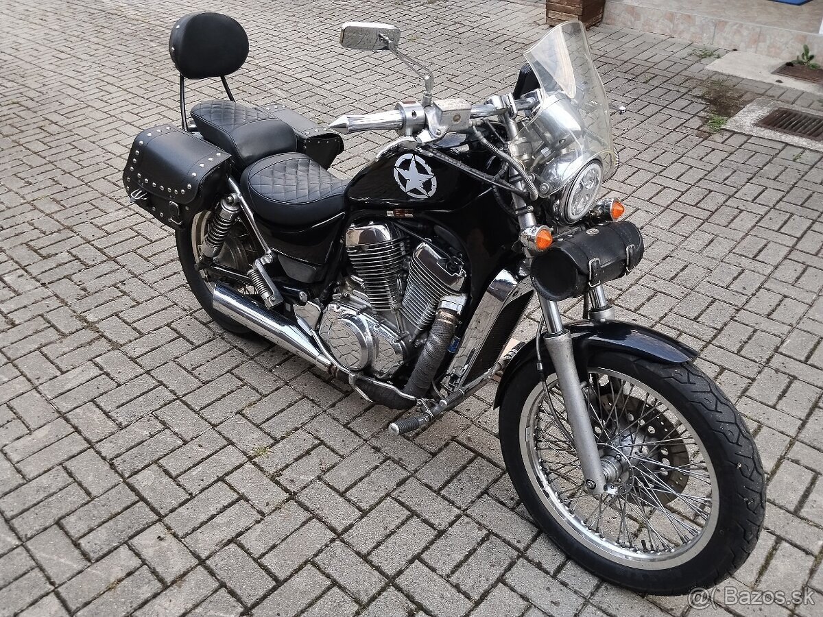 Suzuki Intruder VS 750 - 2