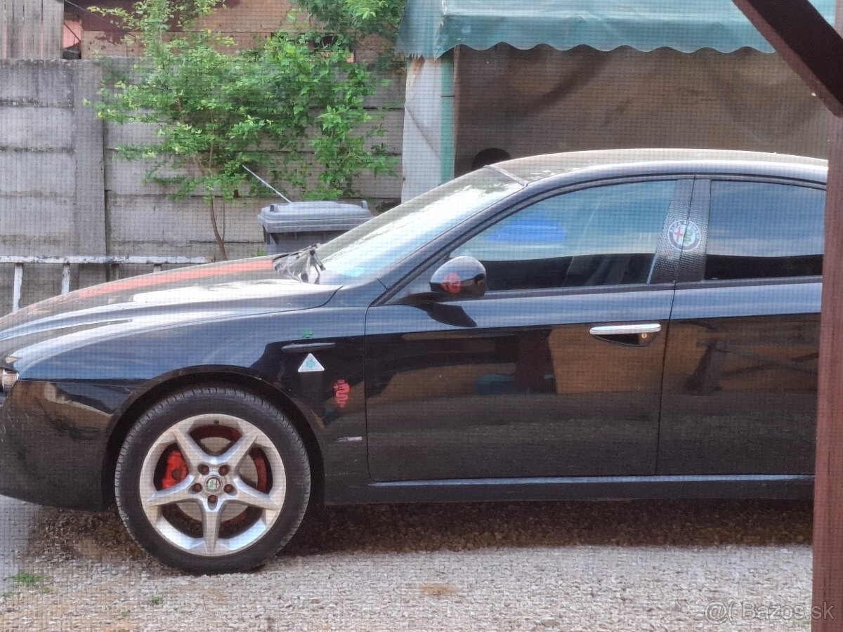 Alfa Romeó 159 - 2