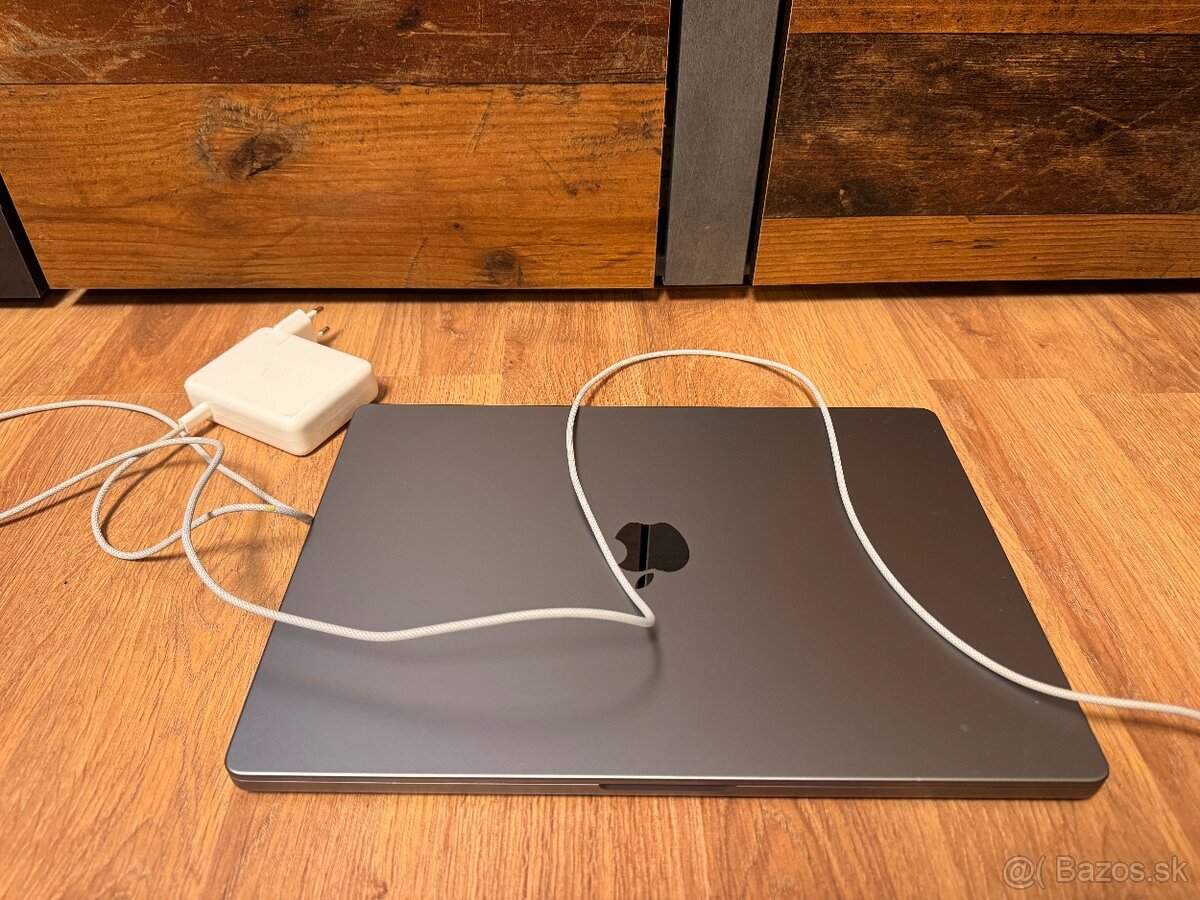 MacBook Pro 16” M2 Pro / 16GB RAM / 1TB SSD - Košice - 2