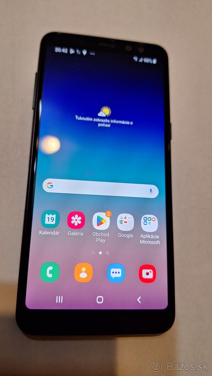 Samsung galaxy A8 2018 4/32GB android 9 - 2