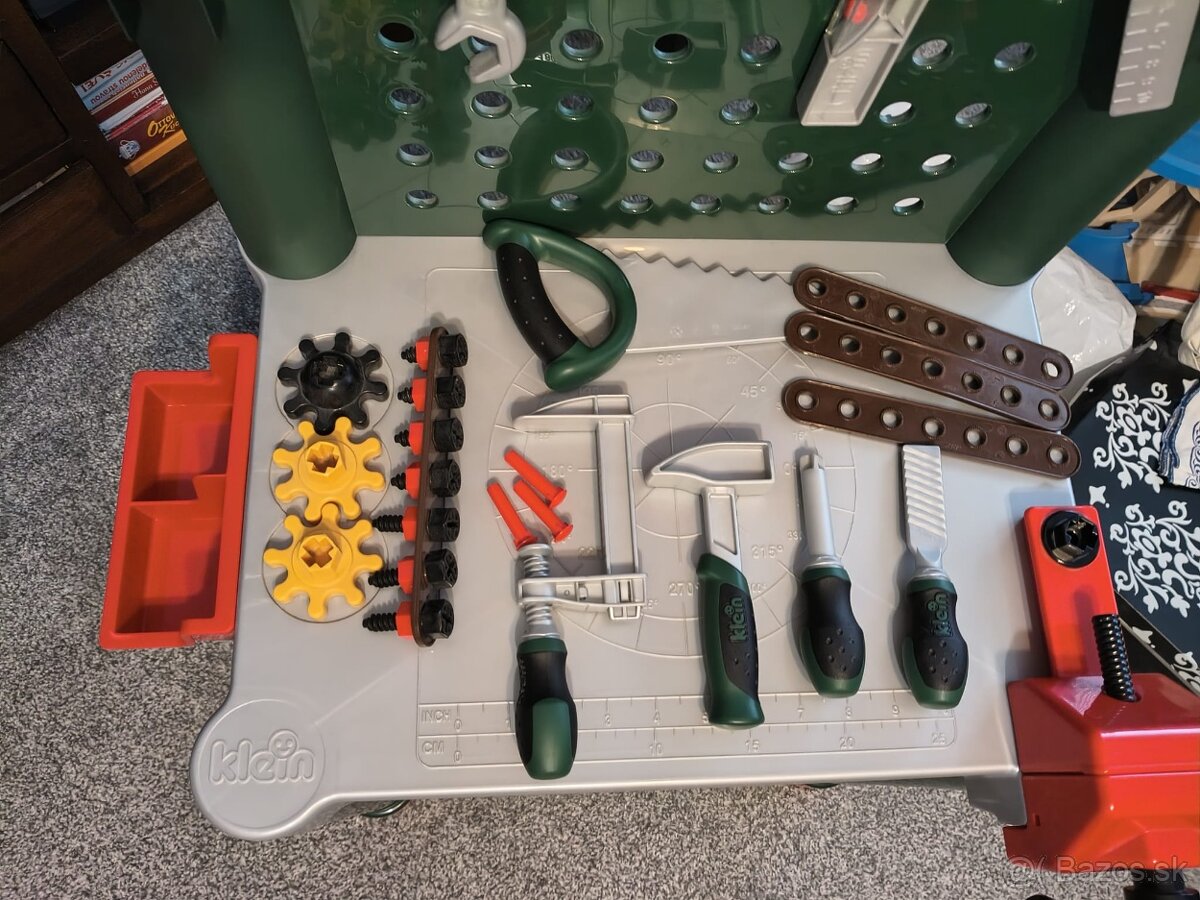 Bosch dielna + náradie - 2