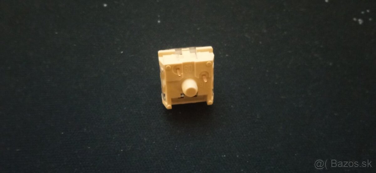 75ks Yolk klavesnicové spínače/switche - 2