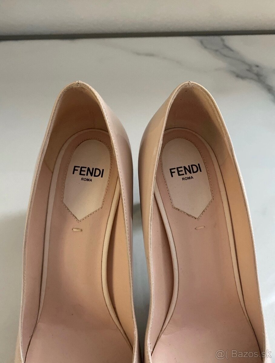 Fendi kožené lodičky - 2
