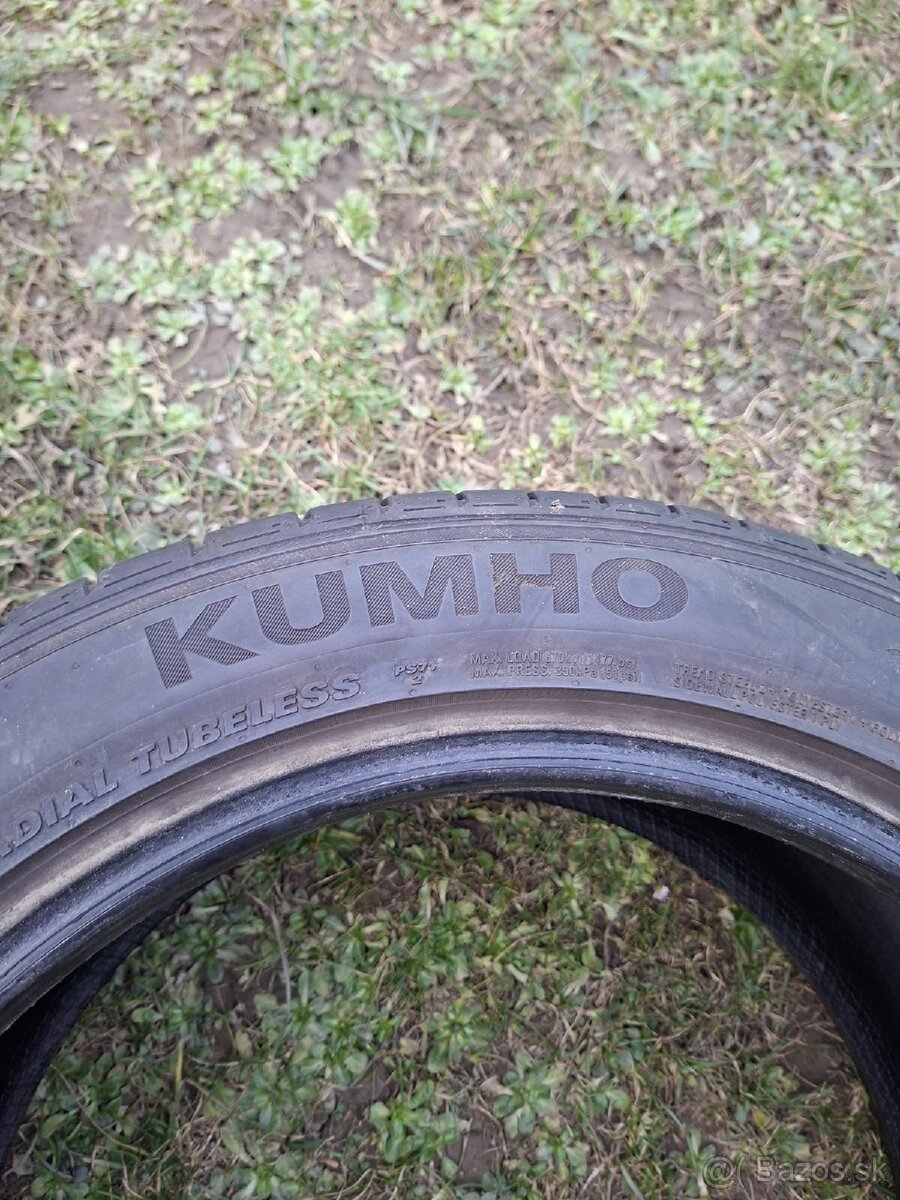 KUMHO 235/45 R17 - 2