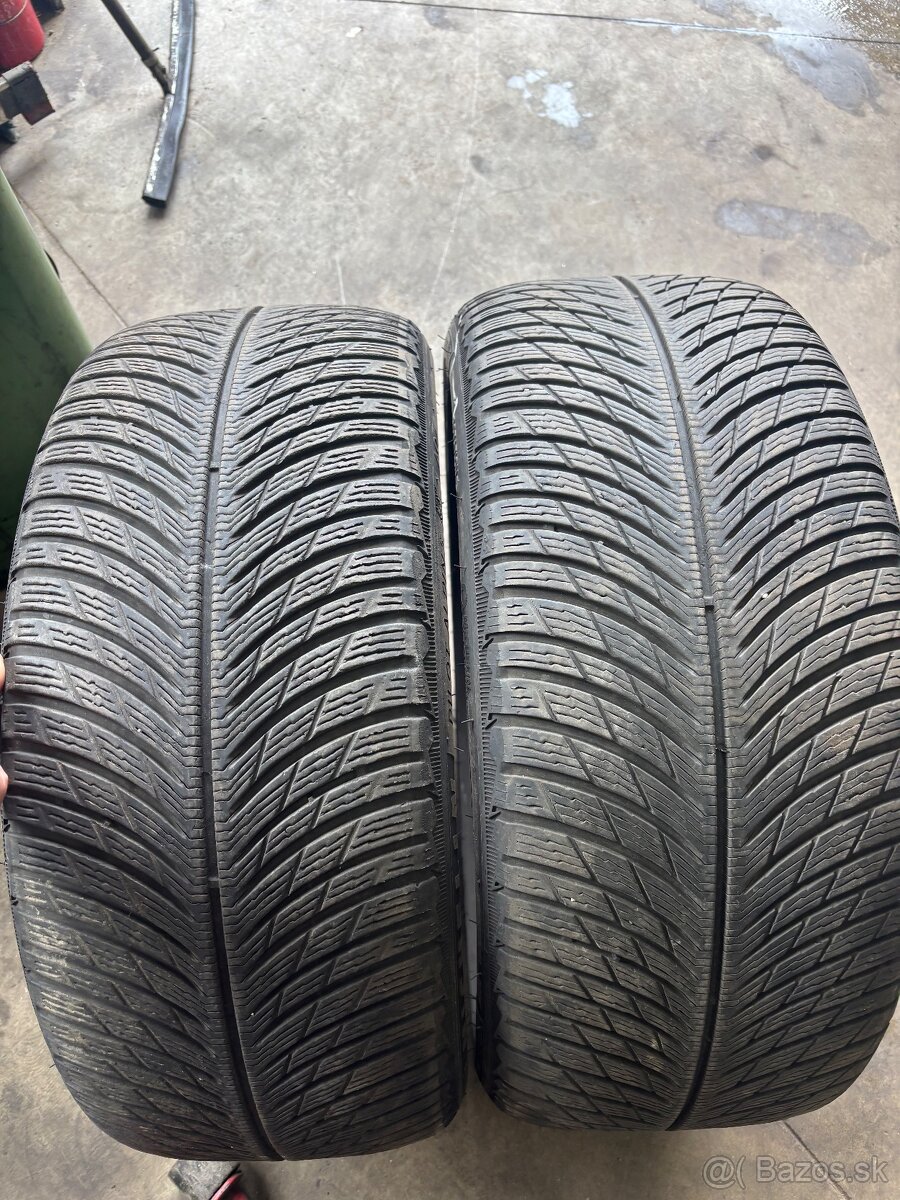 255/40R20 - 2