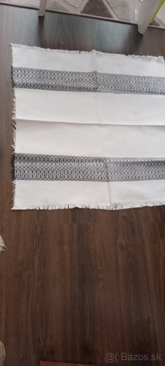 Predám retro obrus 84cm krát 84cm - 2