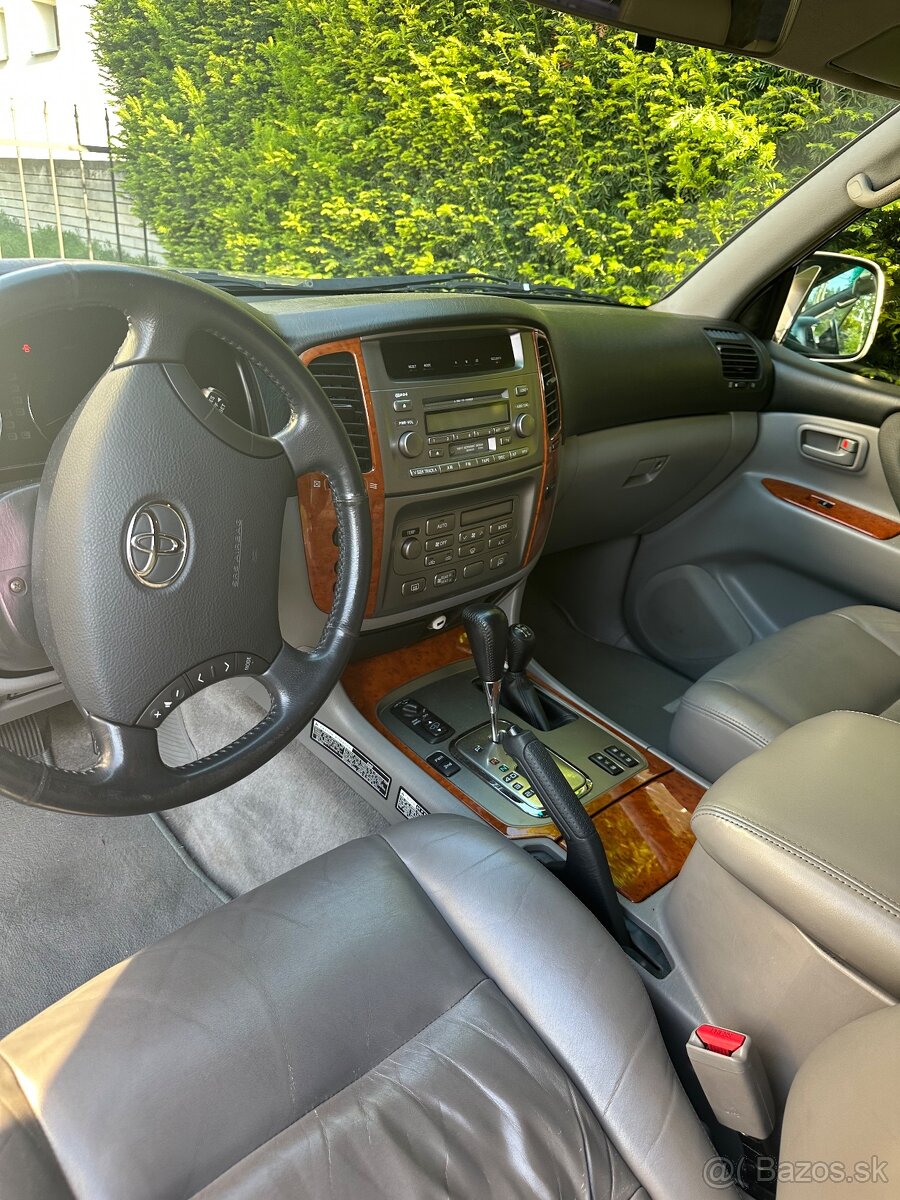 Predam Toyota Land Cruiser 100 V8 4,7
