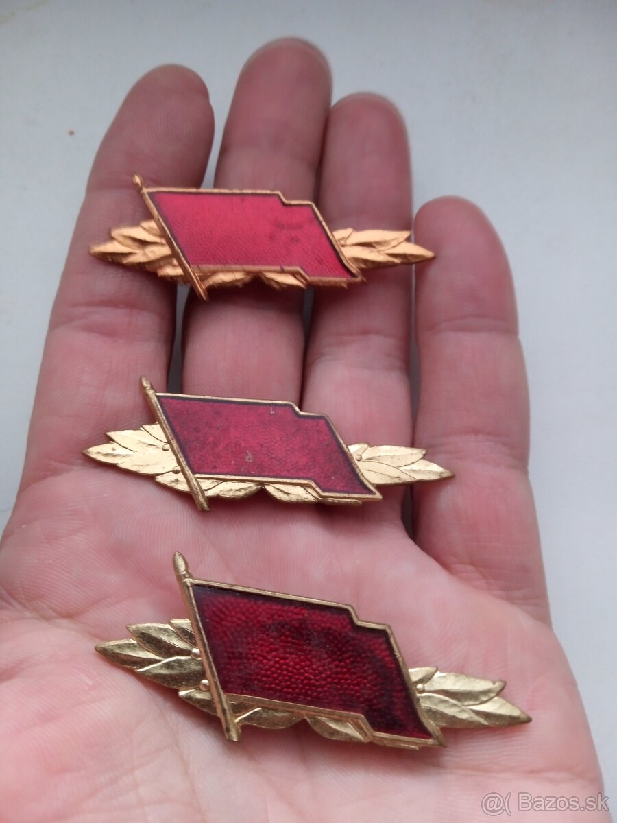 Odznaky NDR.Vojenske odznaky. - 2