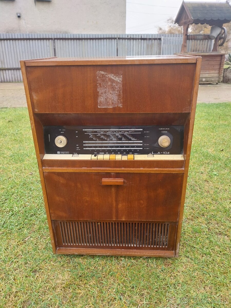 Starožitné rádio s gramofónom - 2