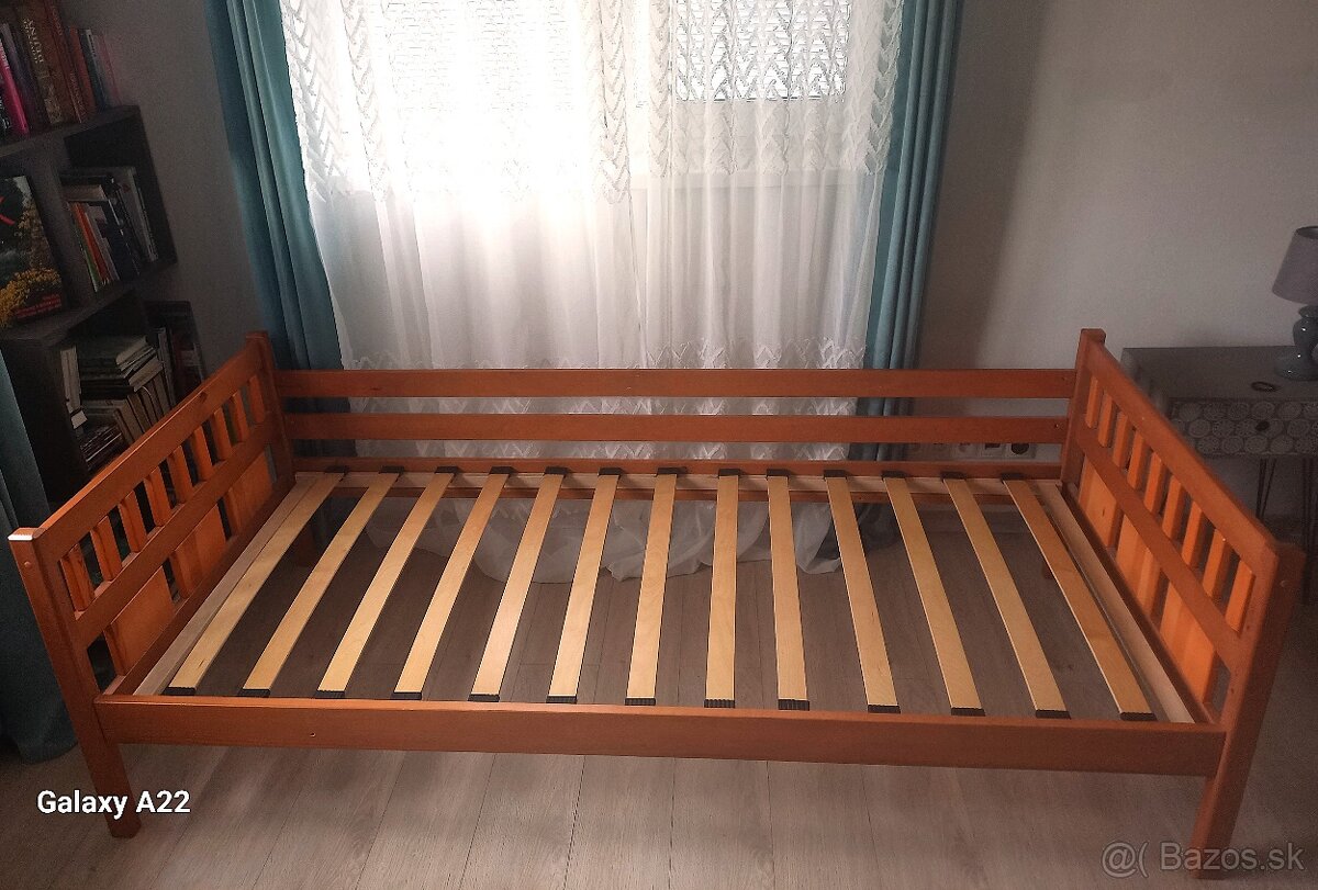 Prodám postel z masivu borovice 200 x 90 cm - 2