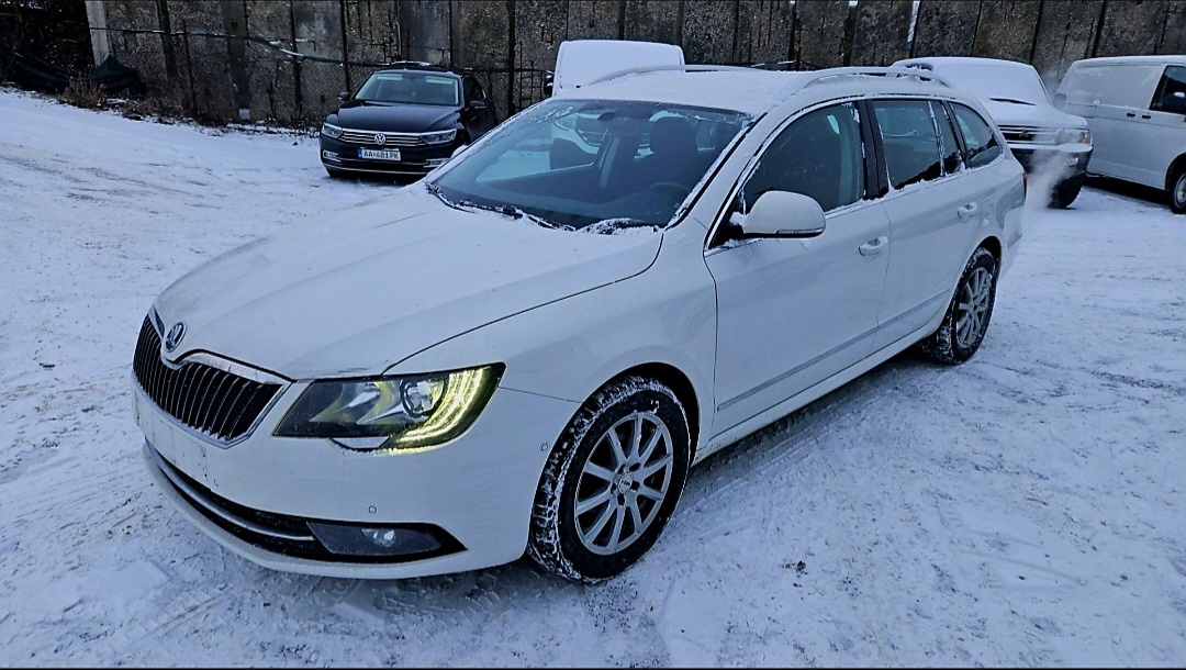 ŠKODA SUPERB COMBI - PREDAJ AJ NA SPLÁTKY - 2