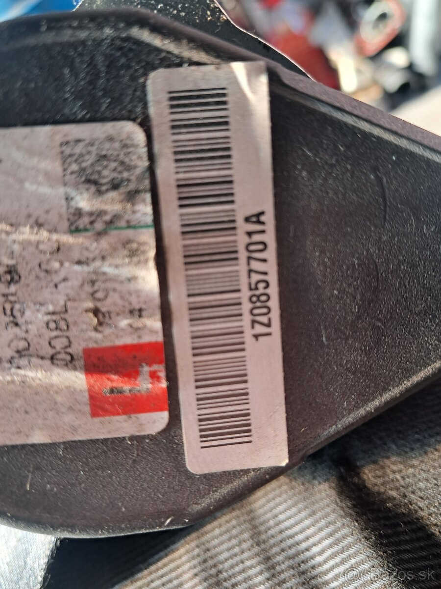 1Z0857701A 1Z0857702A - 2