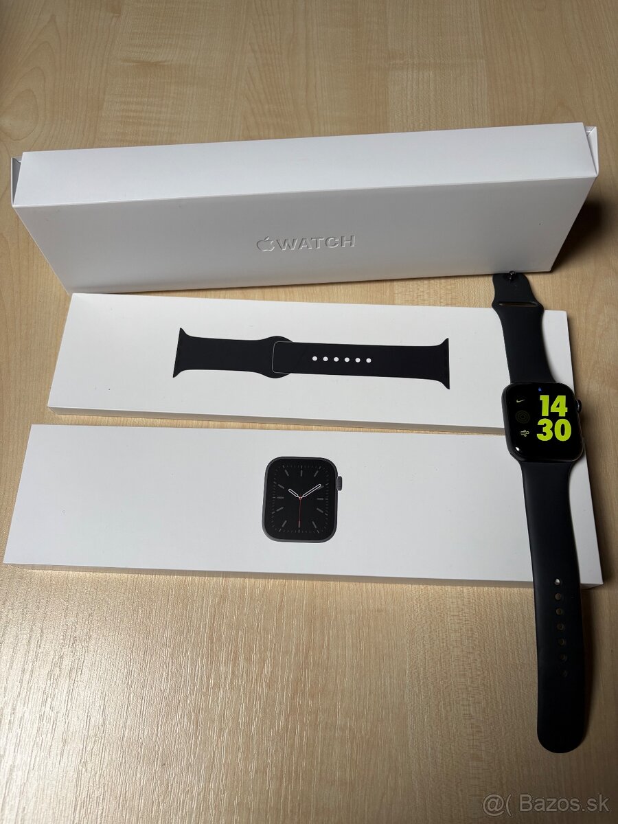 Apple Watch Series 6 44mm – Space Gray - 2