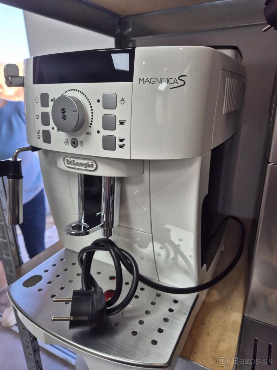 Automatický kávovar De'Longhi Magnifica S - 2
