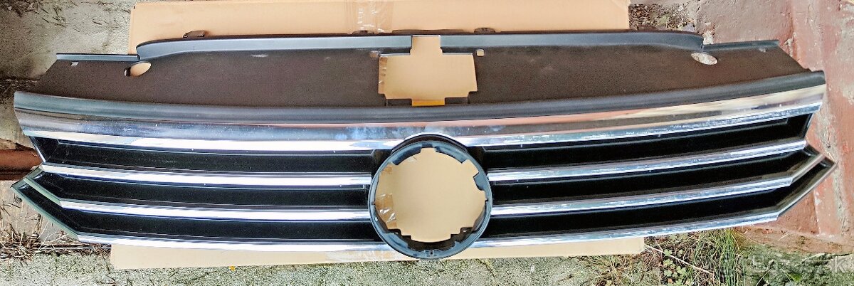 VW Passat B8 – 2ks gril, jeden spravíš pekný - 2