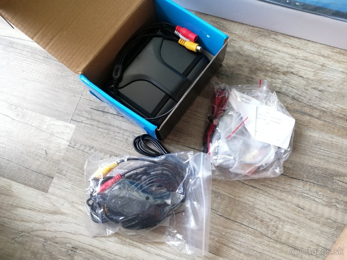 Nová bezdrôtova cúvacia kamera s vyklapacim displejom - 2