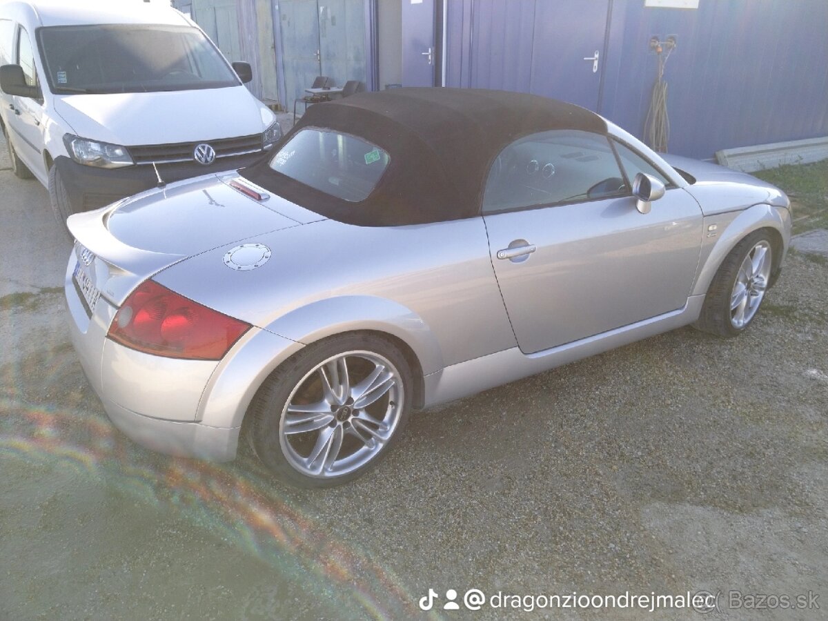 Audi TT Cabriolet roadster - 2