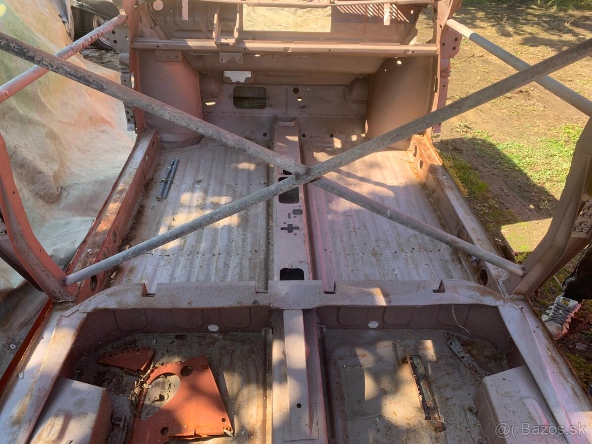 Predám 3x Škoda 110R – prihlásiteľné, započatá renovácia - 2