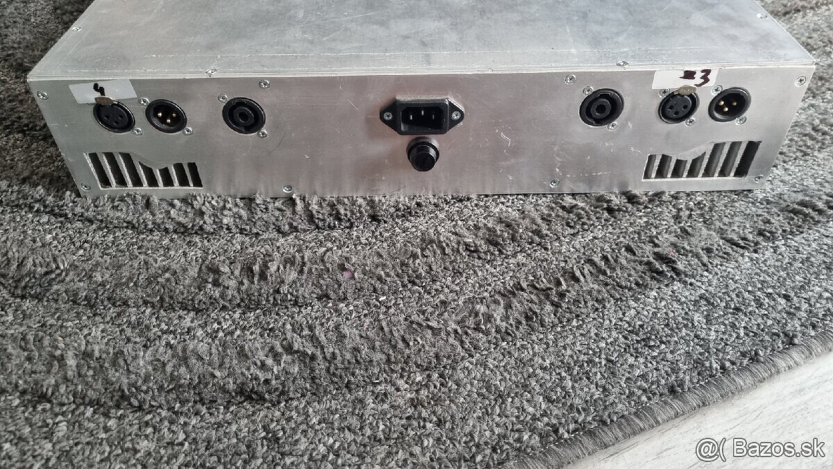 Predám zánovný zosilnovač - 2