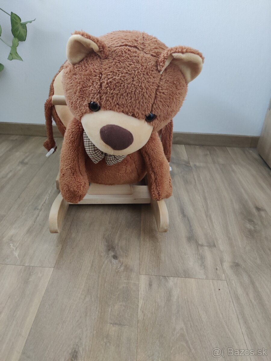 Hojdací koník macko - 2