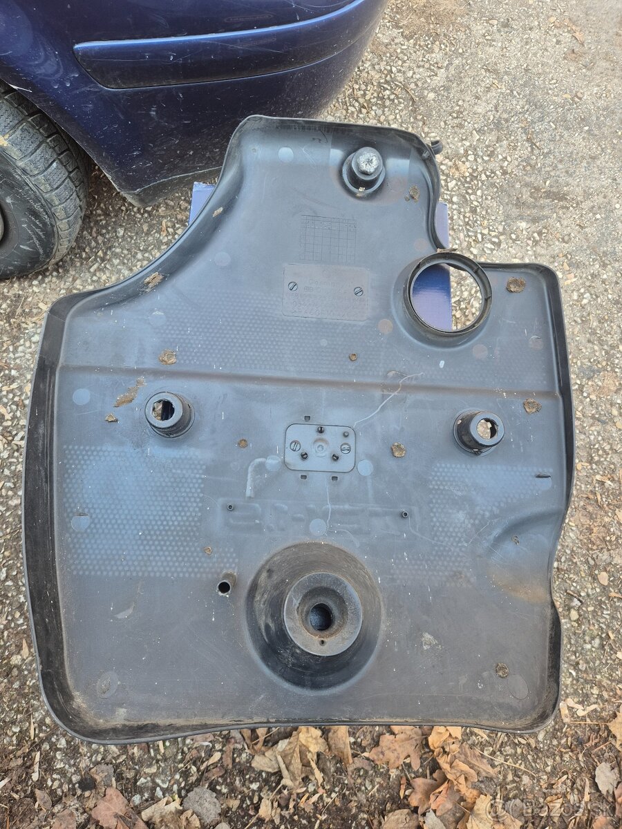 Kryt motora Octavia 1 - 2