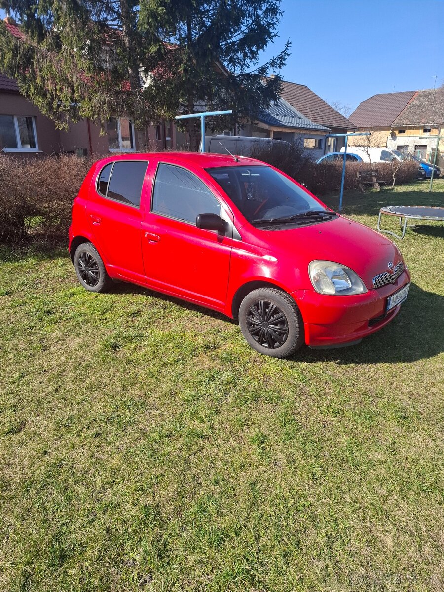 Toyota yaris 1.0 - 2