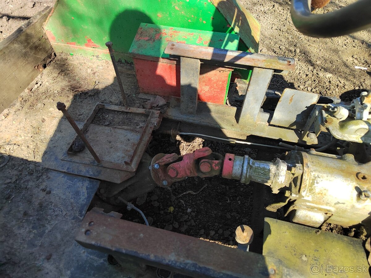 Predám malotraktor bez motora... - 2