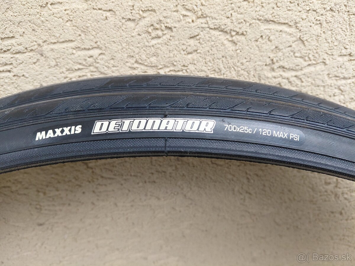 Plášte Maxxis Detonator 700x25C - 2