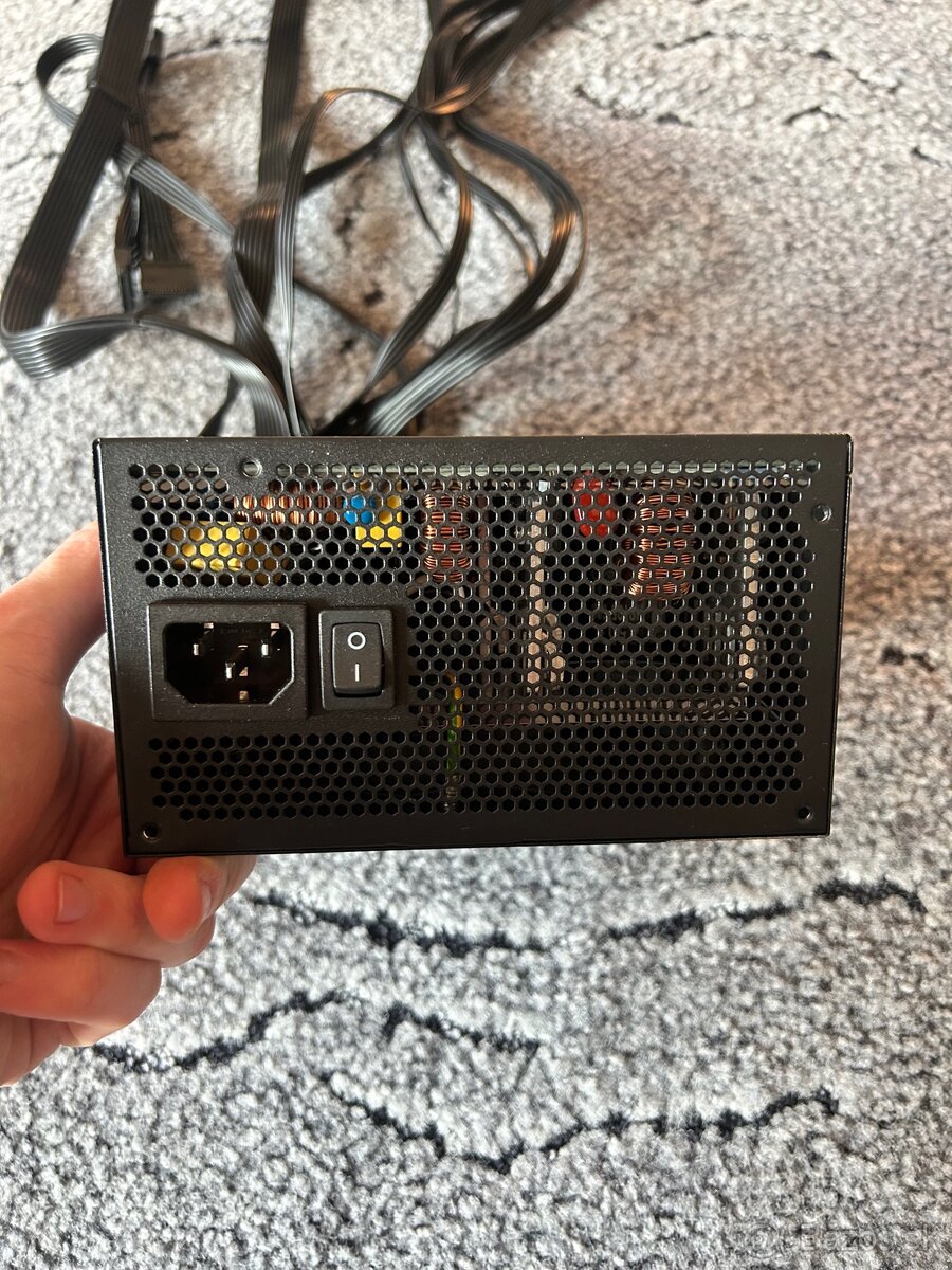 Zdroj Gigabyte P650SS 650W - 2