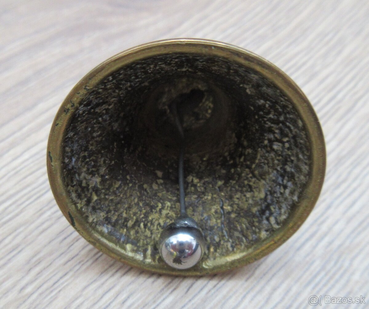 starý mosadzný zvonec - 2