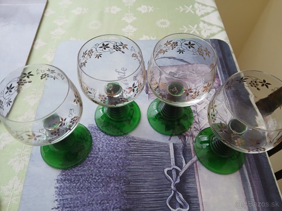 Poháre so zelenou stopkou - 2