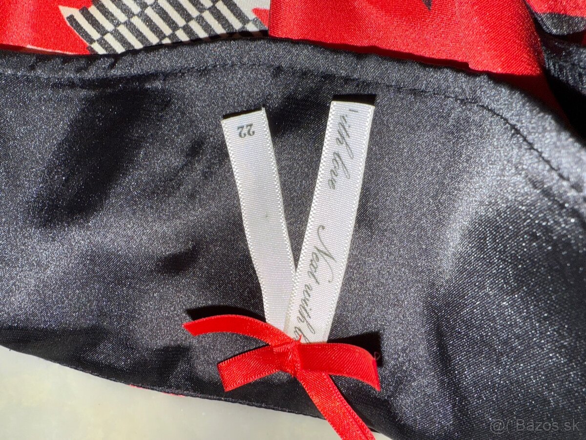 Krasne značkove tuniky,top stav,2 modely - 2